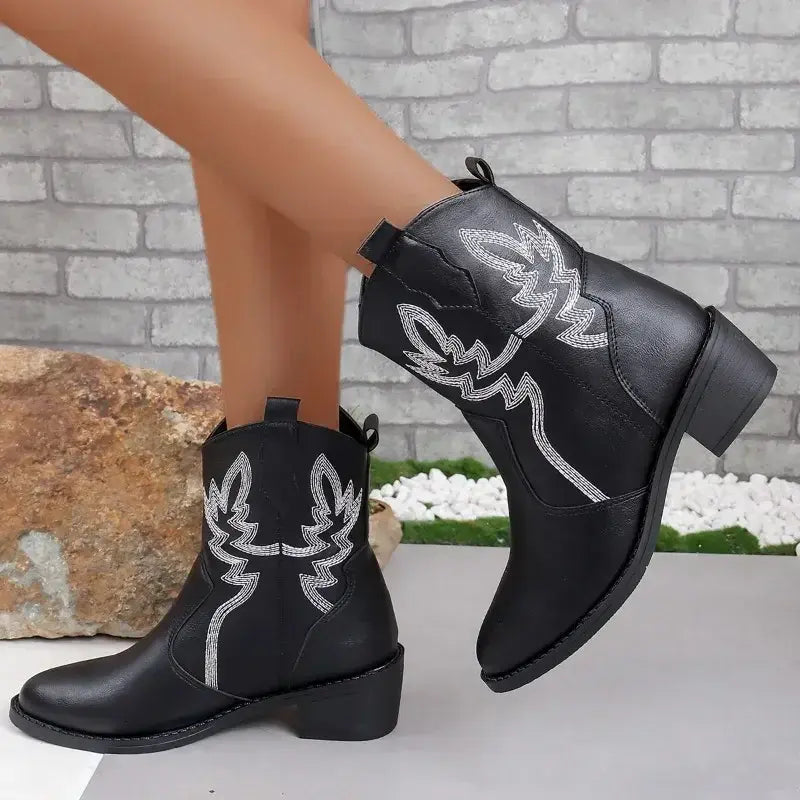New High Quality Pointed Toe Slip on Women's Boots