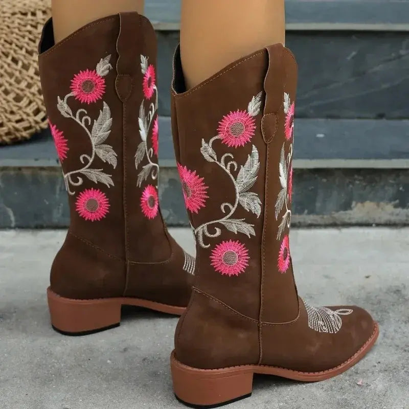Fashionista Knee-High Embroidered Boots