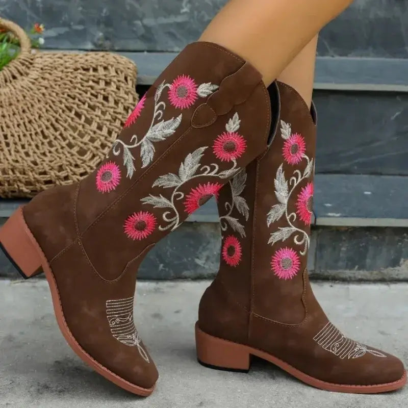 Fashionista Knee-High Embroidered Boots